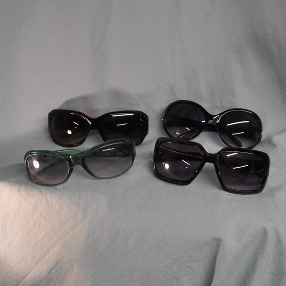 lot of 4 pairs bundle sunglasses MUDD & steve madden (247) main image 11